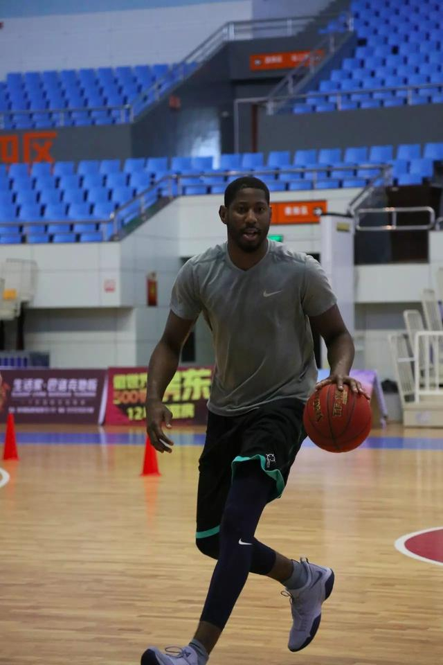 广州队绝杀北京队，詹姆斯状态火热